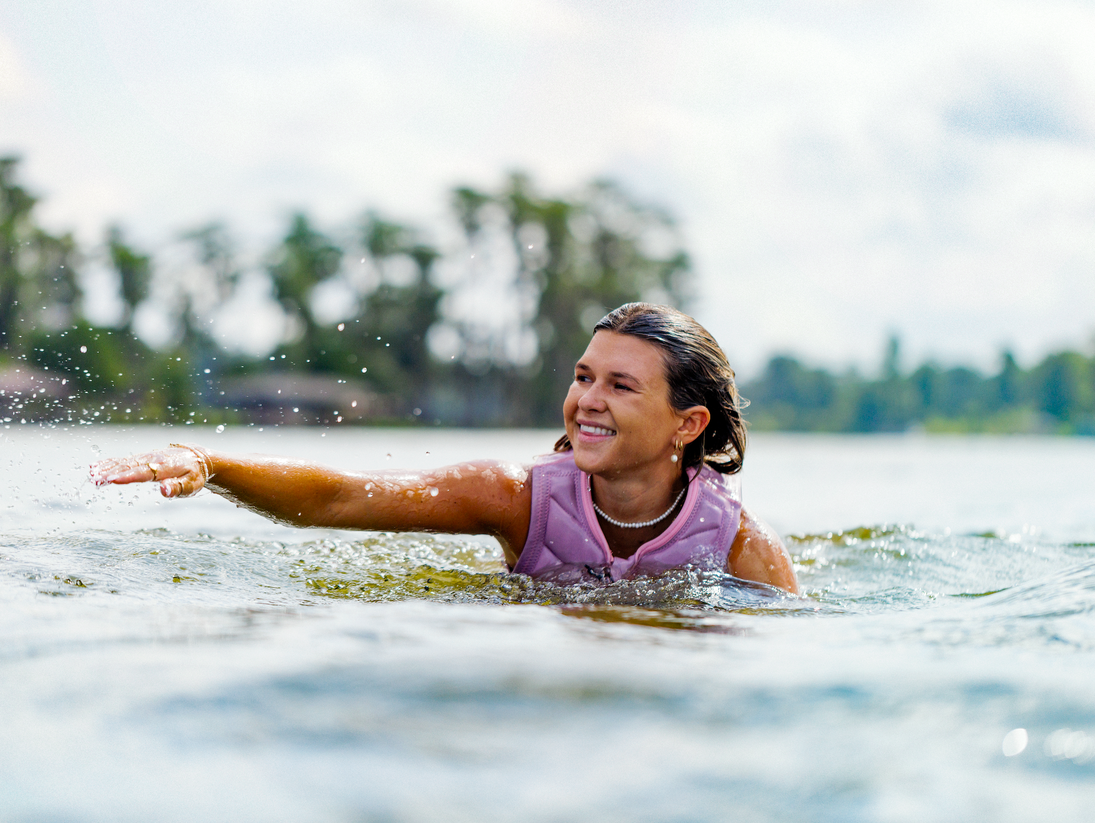 Follow Pro Wakesurf Athlete, Ashley Hebert shares her secrect on what follow picks she take out and what doesn't leave her side.