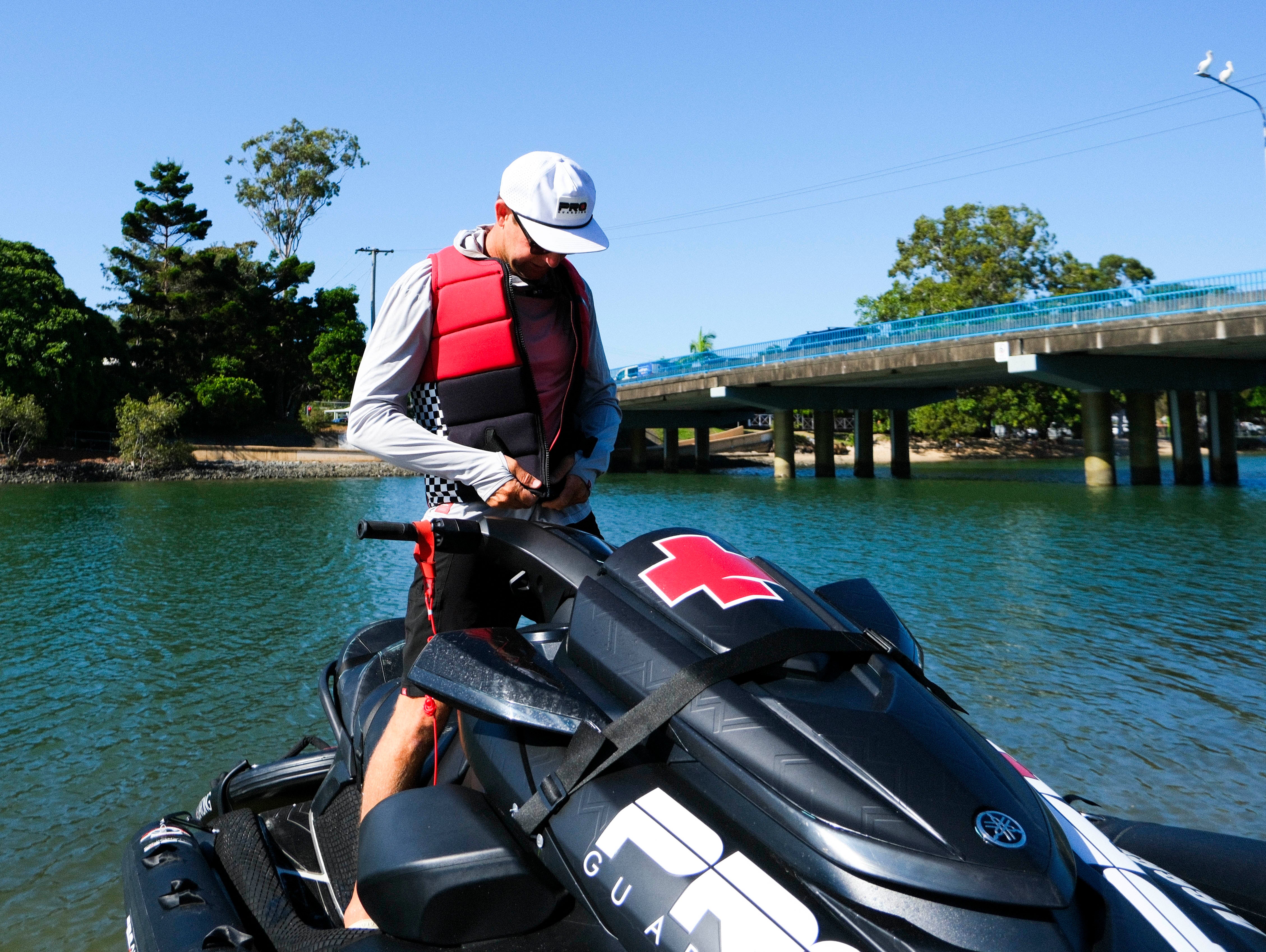 The Pro Guarding x Follow collaboration consists of our UPF 30+ sun protective clothing, welded board shots and Pro Guarding Life Jacket