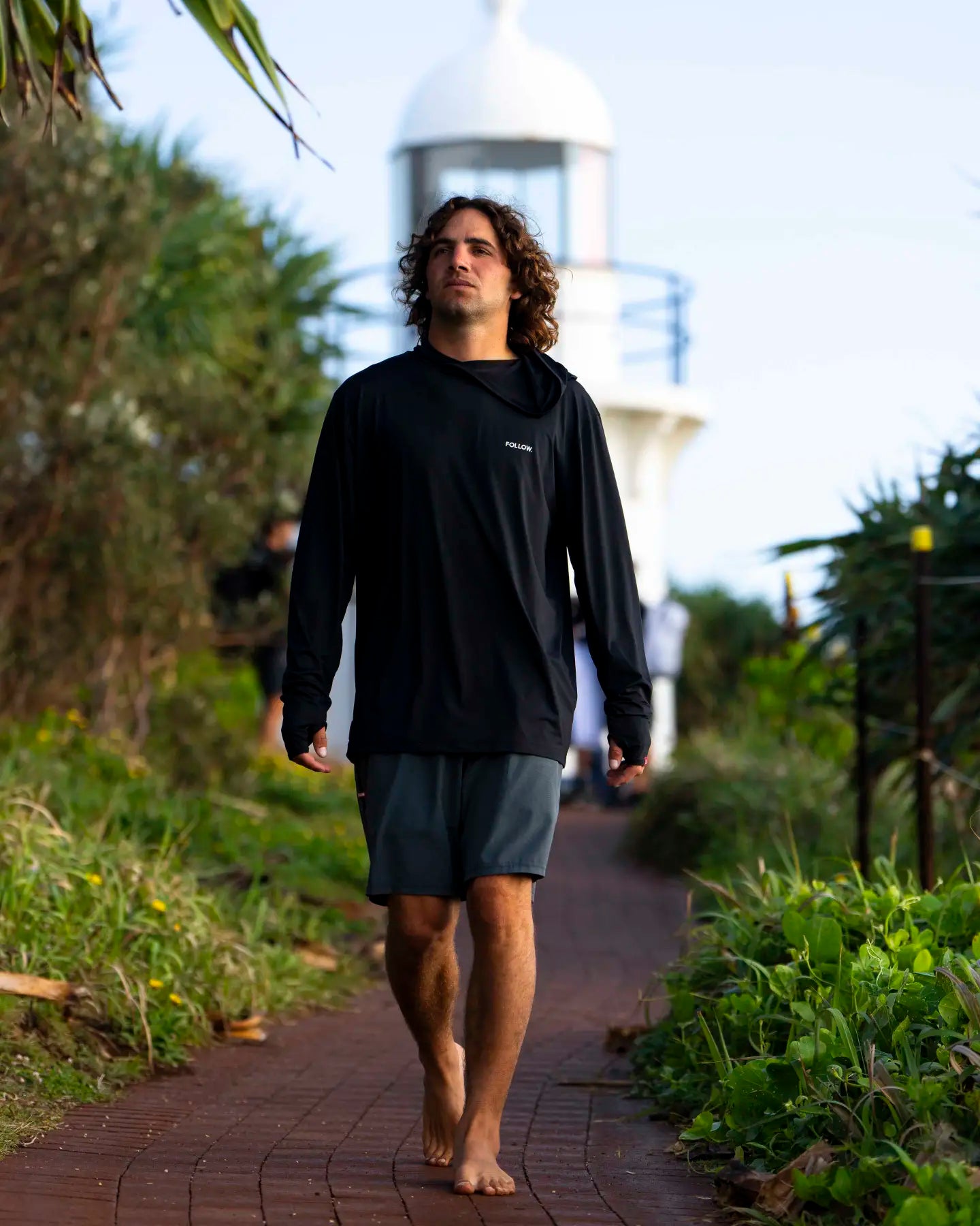 Follow Water Hood L/S - Black lifestyle 1