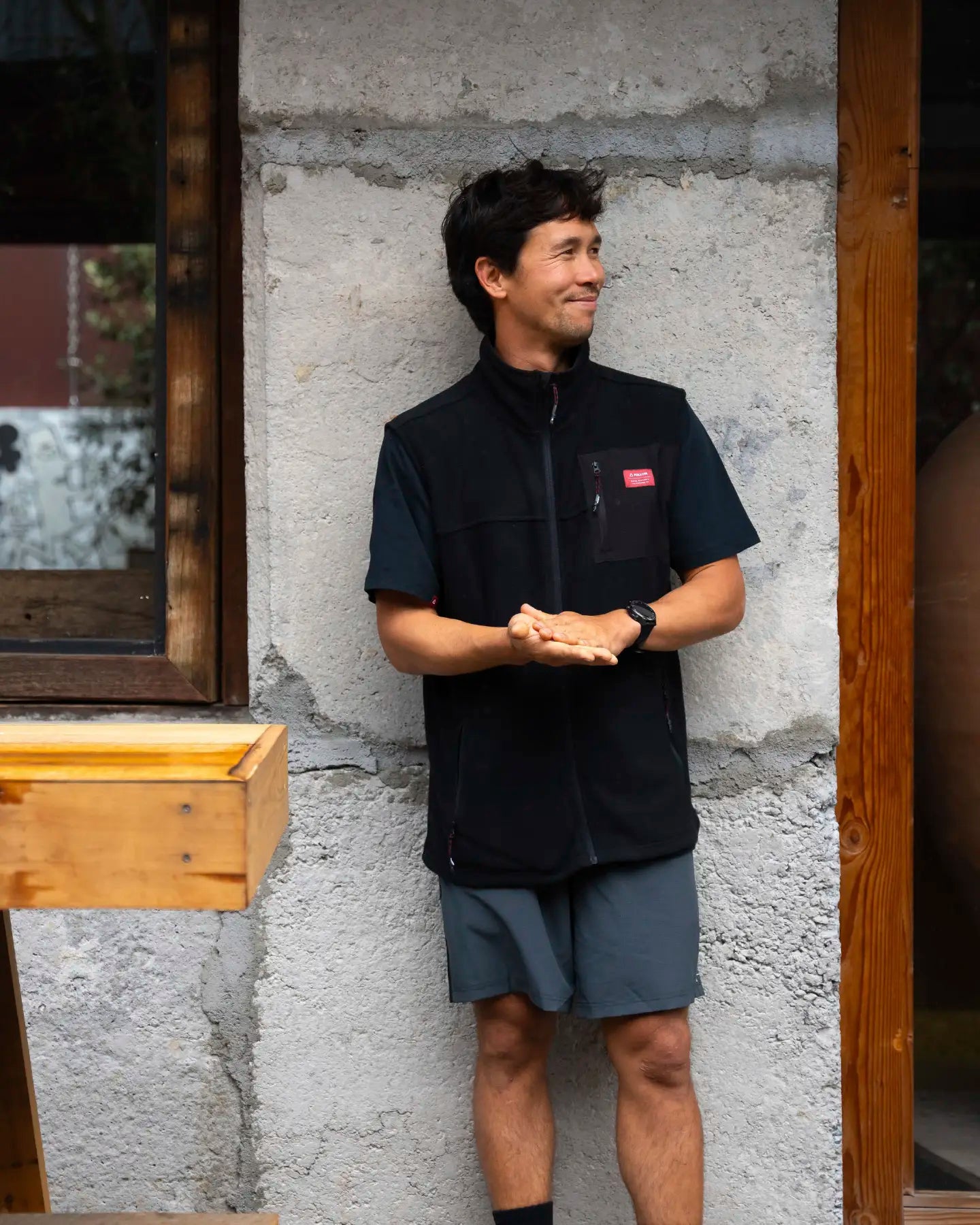 Follow Polar Vest - Black lifestyle 3