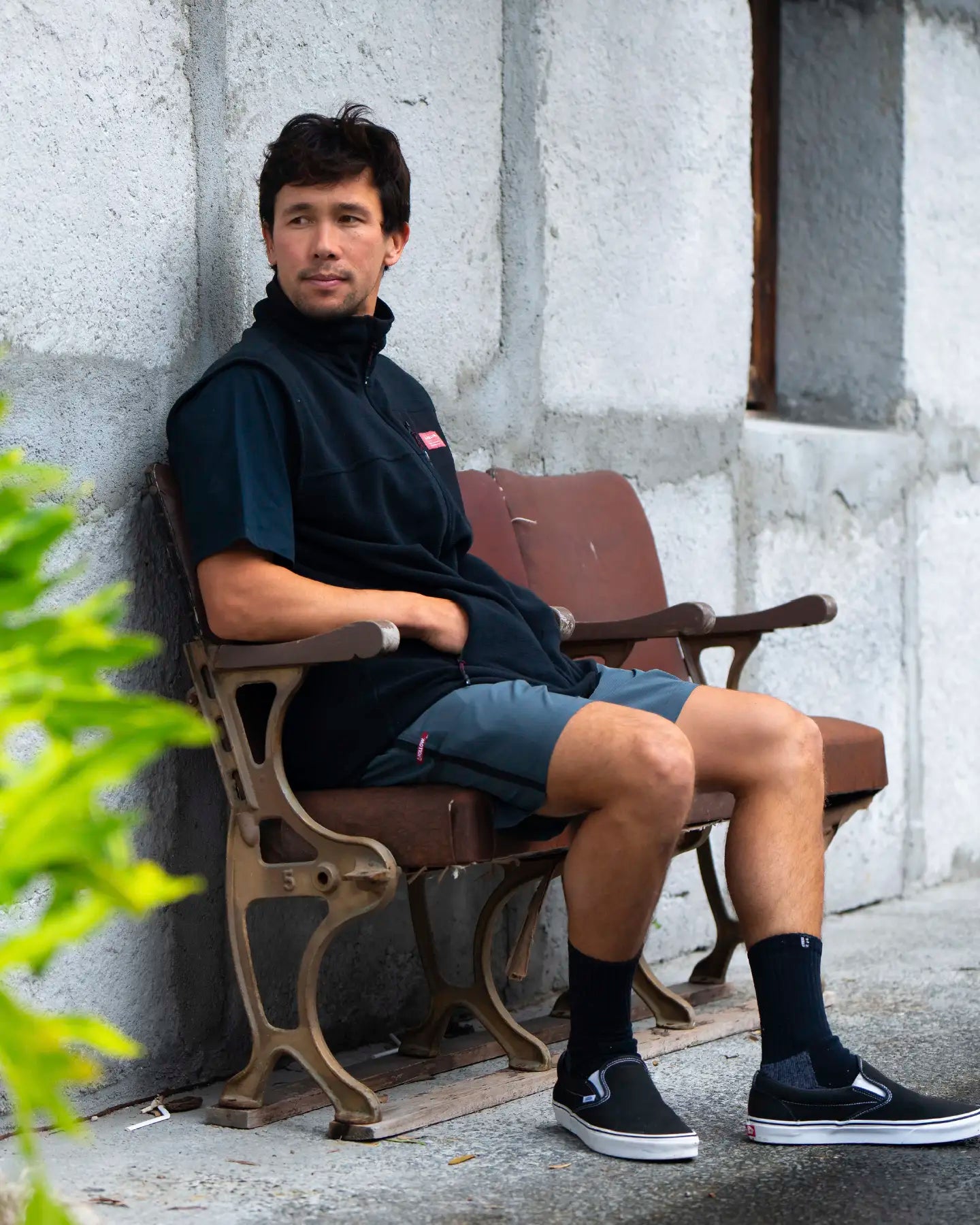 Follow Polar Vest - Black lifestyle 4