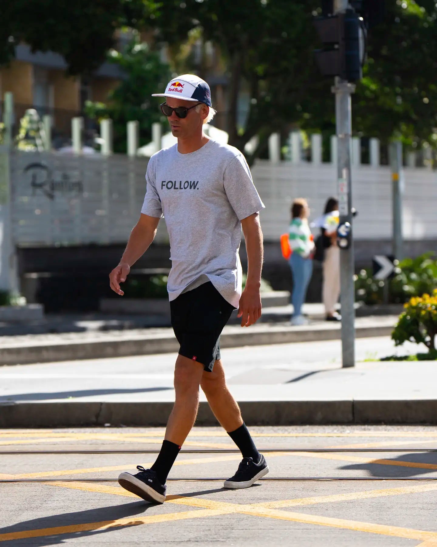 Follow Summer Chino - Black lifestyle 1