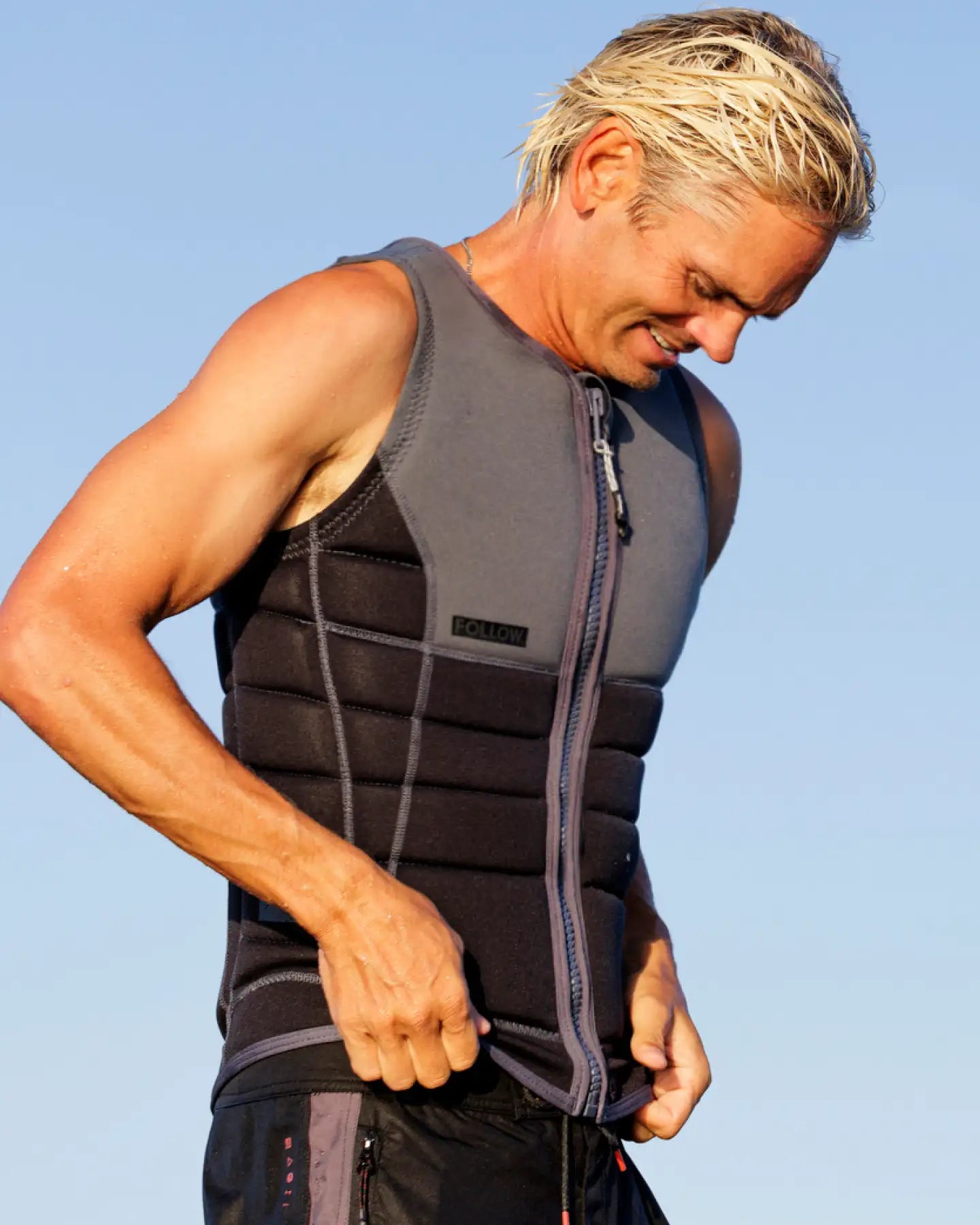 Follow Sovereign Impact Vest - Dark Grey/Black lifestyle 4