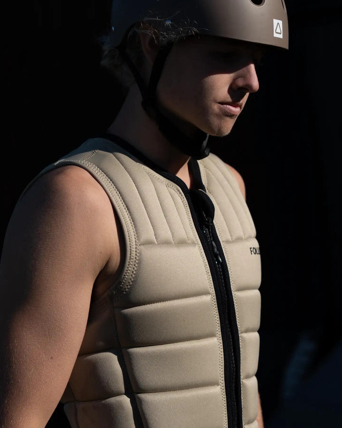 Follow Total Impact Vest - Sand lifestyle 5