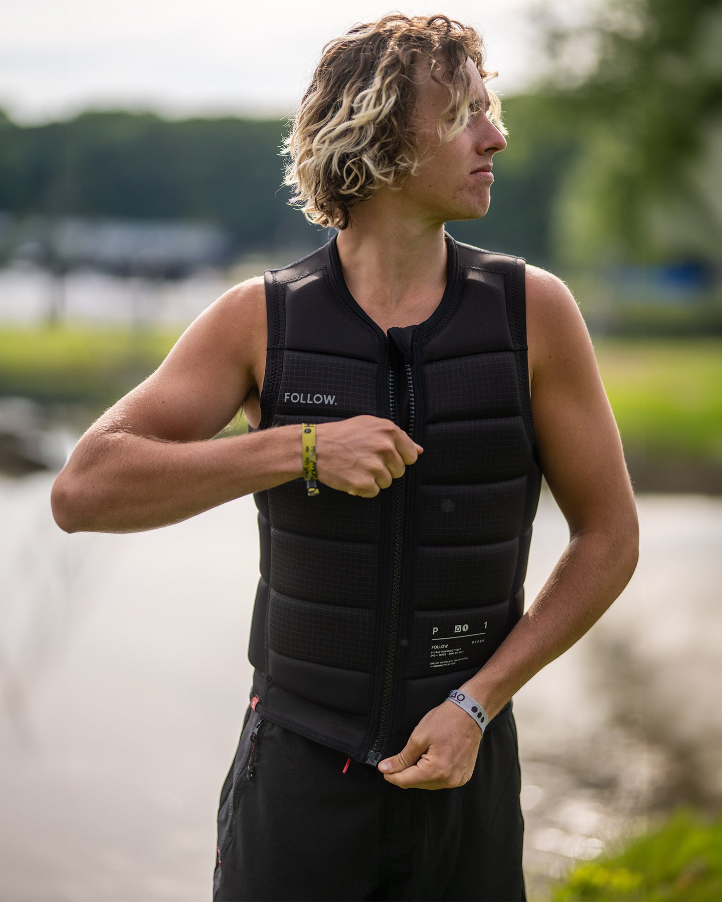 ウォーキング・ランニングウェア Charbon LIMONTA NYLON FOODED VEST BLACK Follow P1 Traction Mens Impact Vest - Black – Follow USA